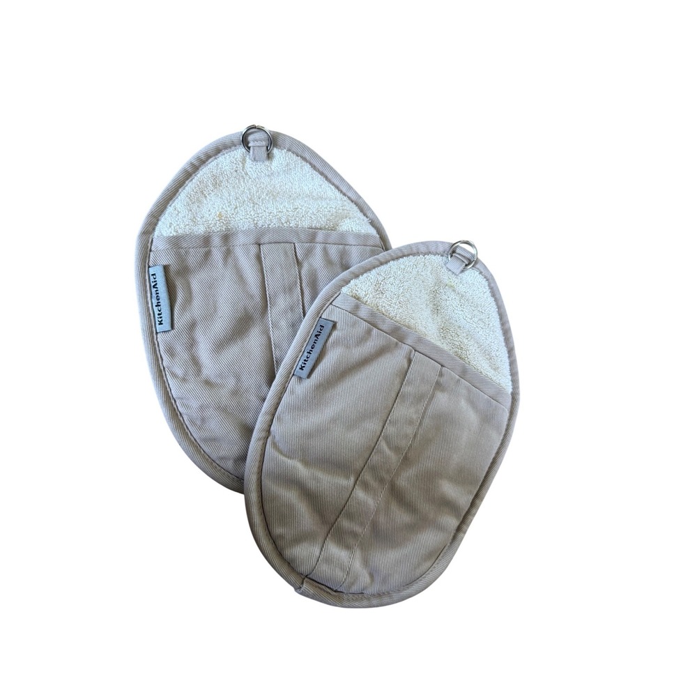 KitchenAid cream‎ oval shaped pot holders oven mitts